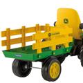 John Deere Ground Force este echipat cu remorca.